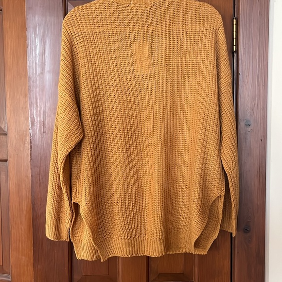 XL mustard yellow sweater NWT - Picture 4 of 4